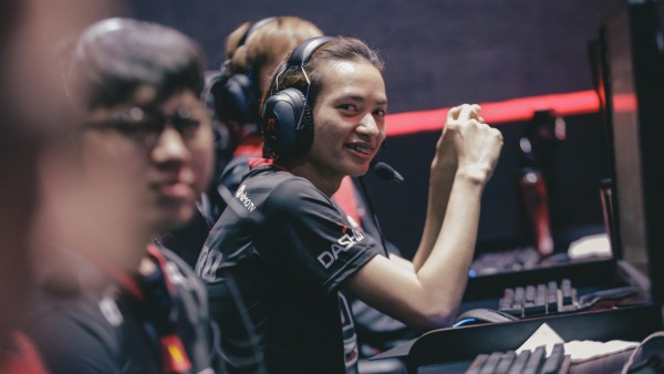 CHÍNH THỨC: Dashing Buffalo hoàn thiện đội hình với hỗ trợ Hai cùng HLV Wolf