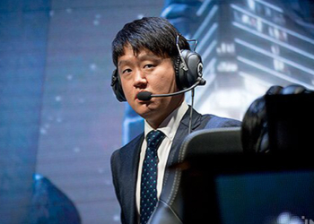 HLV GenG Edgar: “Nhiều người gọi chúng tôi là một ‘super team’ nhưng chúng tôi chưa từng nghĩ vậy. Chúng tôi chỉ là một đội tuyển có sự đồng đều mà thôi.”