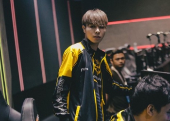 ma-vuong-tai-xuat-gam-danh-bai-cerberus-thuyet-phuc