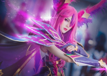 Bộ ảnh cosplay Xayah Vệ Binh Tinh Tú cực kỳ ấn tượng