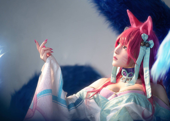 Lạc vào xứ Hoa Linh cùng bộ ảnh cosplay Ahri Hoa Linh Lục Địa đầy quyến rũ