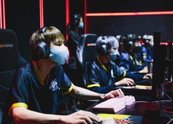 [VCS Mùa Hè 2020 Tuần 9 Ngày 1] EVS 2-0 PER: Chiến thắng dễ dàng, EVOS giữ vững hạng 5 trên bảng xếp hạng