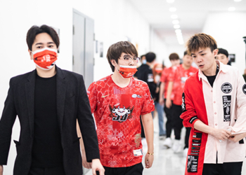 JDG LvMao: “Chúng tôi đã thay đổi được lịch sử của đội trong năm nay, vì vậy có lẽ chúng tôi sẽ trở lại mạnh mẽ hơn vào mùa giải sau.”