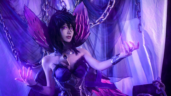 Bộ ảnh cosplay Thiên Thần Sa Ngã Morgana đầy ma mị và quyến rũ