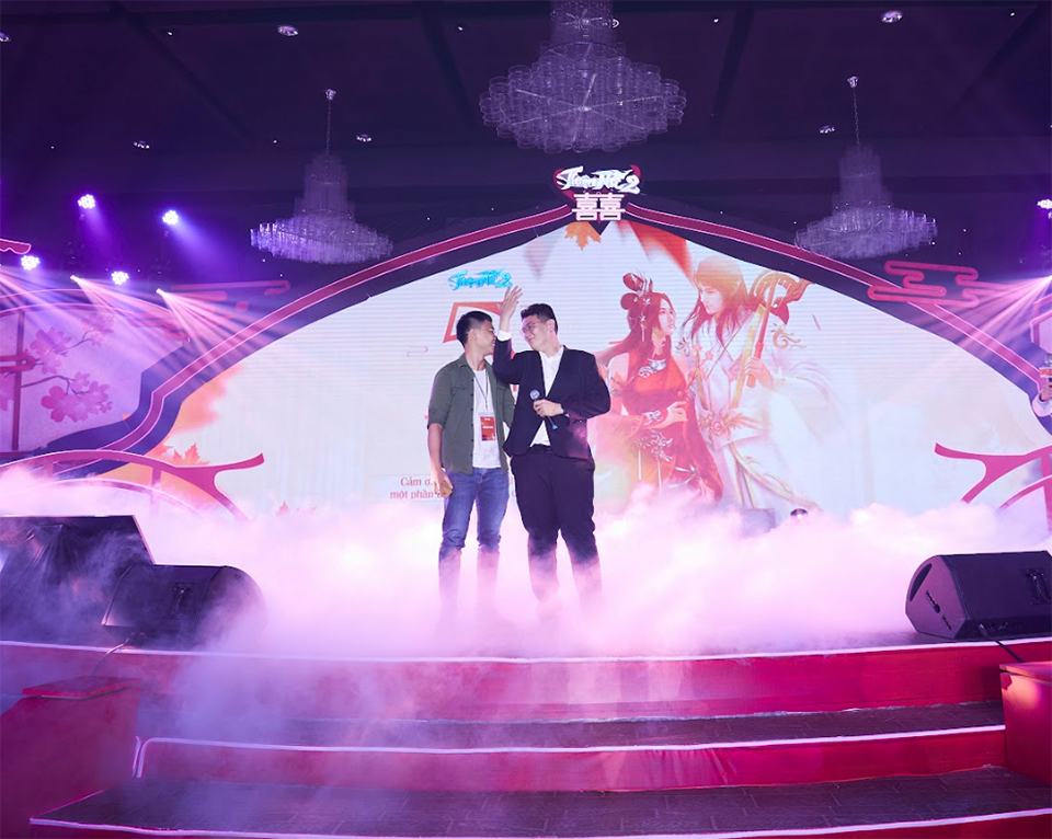 Yêu từ cái nhìn đầu tiên, cảm ơn lắm Thiện Nữ 2 ơi!