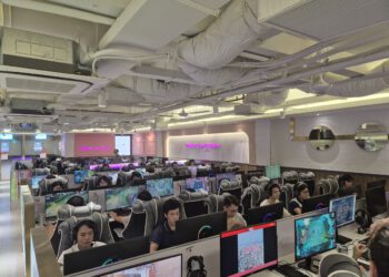 Đưa trải nghiệm lên tầm cao mới với ASUS cùng mô hình Cyber Hàn Quốc tại Levelup Gaming Center