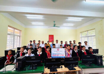 An Phát Computer và ViewSonic đồng hành cùng cựu sinh viên Kinh tế Quốc dân, trao tặng máy tính cho học sinh vùng cao