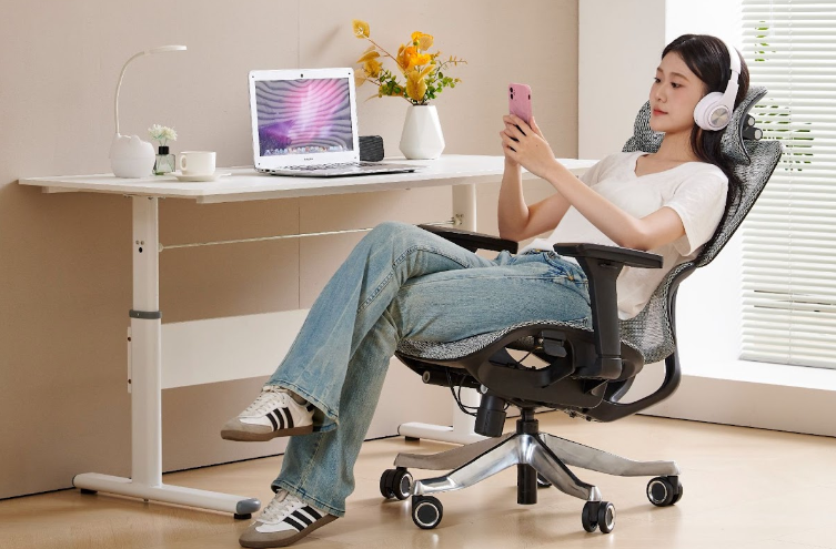 Vẫn đau lưng dù ngồi ghế công thái học – Bạn đang mắc phải sai lầm gì?