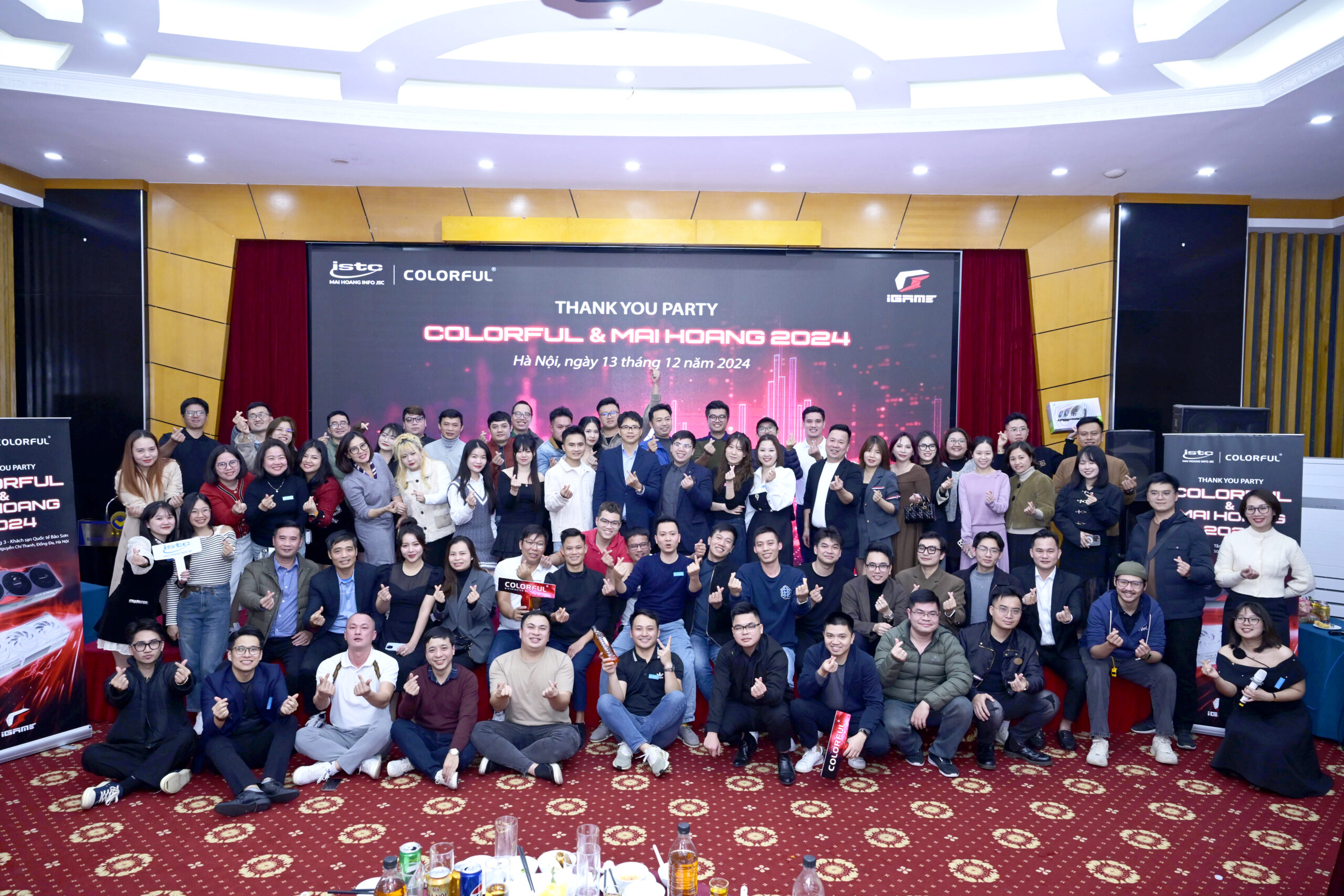 MAI HOÀNG VÀ COLORFUL KHÉP LẠI SỰ KIỆN “THANK YOU PARTY” TRỌN VẸN CẢM XÚC