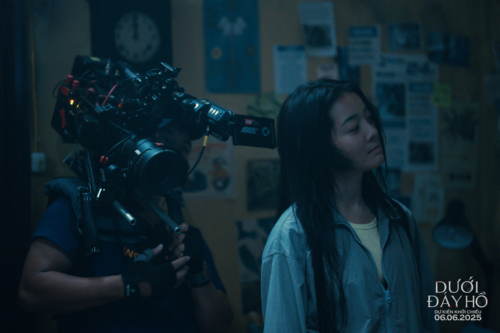 Vai tiểu tam xưa rồi, Karen Nguyễn giờ là nữ chính thân chinh tiếp cận hồ tử thần ở Dưới Đáy Hồ