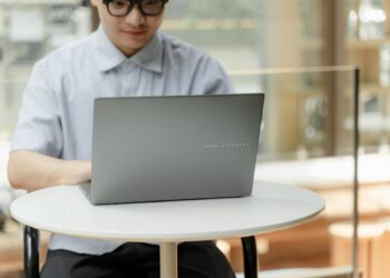 ASUS ra mắt Vivobook S14/S16 mỏng nhẹ với chip Intel® Core™ H-series, thời lượng pin lâu tới 20 giờ