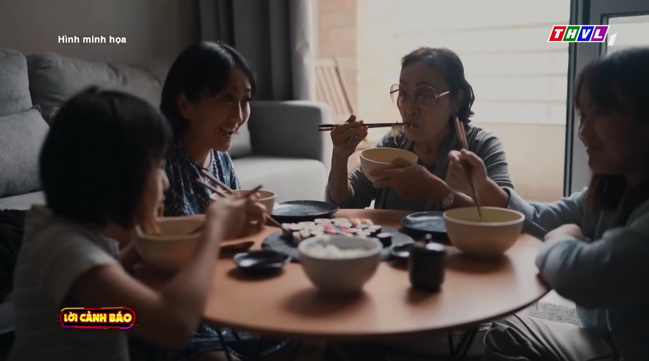 Lời Cảnh Báo: ‘Lợi bất cập hại’ khi dùng thiết bị điện tử để trẻ nhỏ ăn ngoan