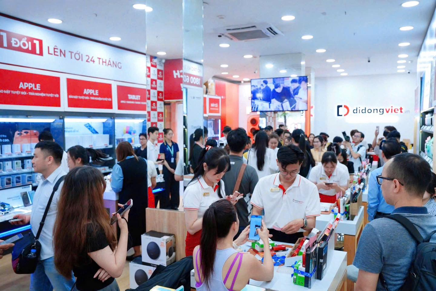 Sale ngày đôi 10/10: Galaxy Z Fold7 | Z Flip7, Xiaomi 15, iPhone 16e đồng loạt giảm sâu