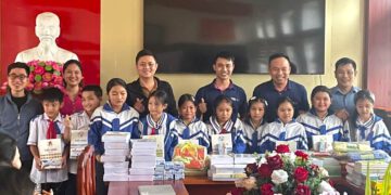 Mondelez Kinh Đô hỗ trợ vật phẩm học tập trong chương trình “Thư viện Yêu thương”, tiếp tục hành trình mang tri thức đến với trẻ em vùng xa 