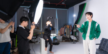 NGHỆ SĨ HUY CAO CHUẨN BỊ RA MẮT MV “BẮT ÁNH MẮT NỤ CƯỜI”: HÀNH TRÌNH TƯƠNG TƯ VỚI CÚ TWIST BẤT NGỜ