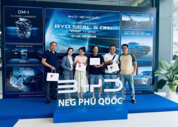 BYD NEG Phú Quốc mở bán BYD Seal 5, đã có khách hàng nhận xe ngay trong ngày đầu