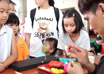 Câu Chuyện Cuộc Sống: Khi trẻ sớm nổi tiếng trên mạng