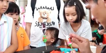 Câu Chuyện Cuộc Sống: Khi trẻ sớm nổi tiếng trên mạng