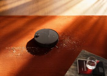 Saros 20 Series: Roborock đặt chuẩn mới cho phân khúc robot hút bụi cao cấp