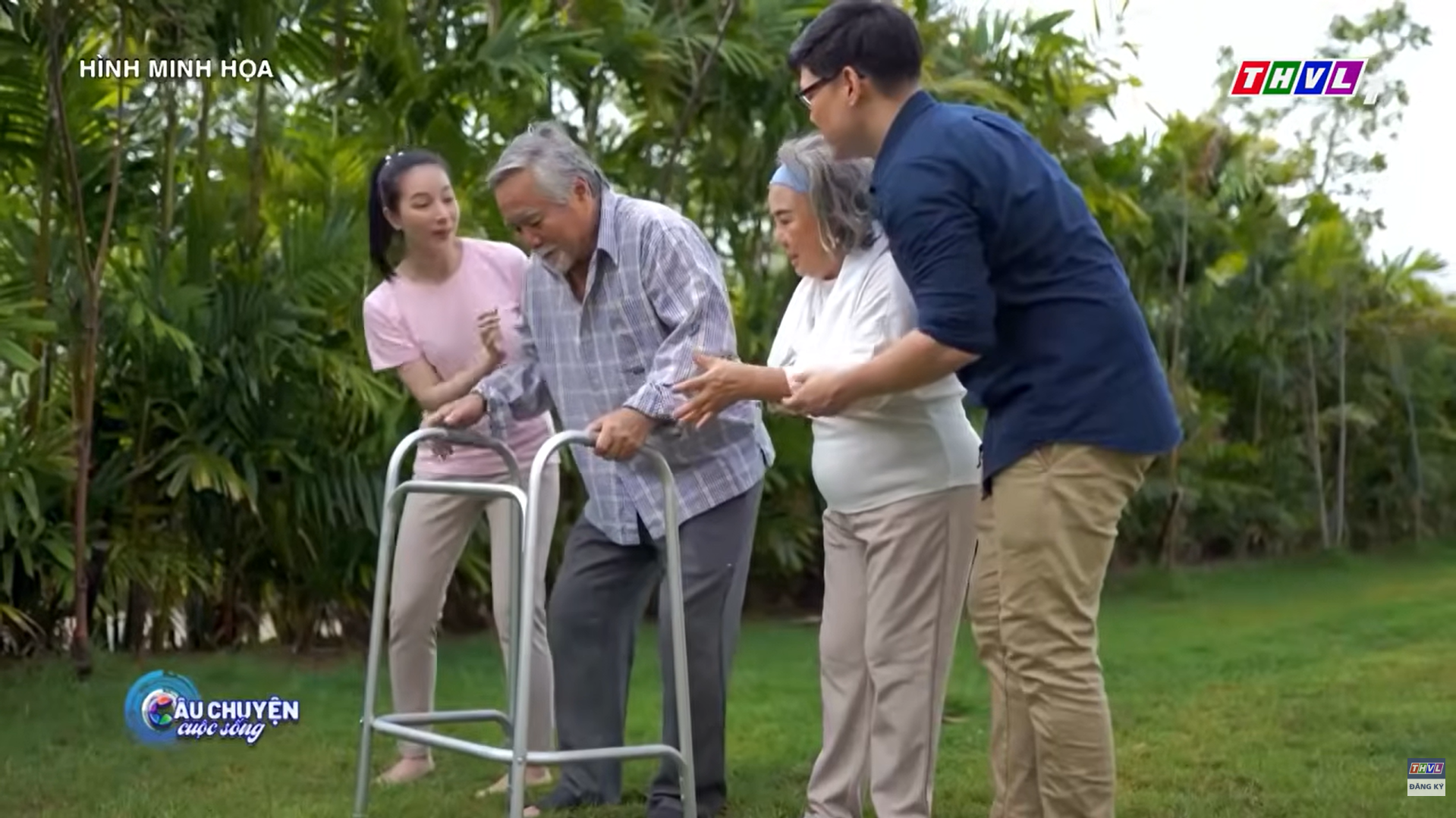 Câu Chuyện Cuộc Sống: Làm sao để chu toàn chăm sóc cha mẹ già?