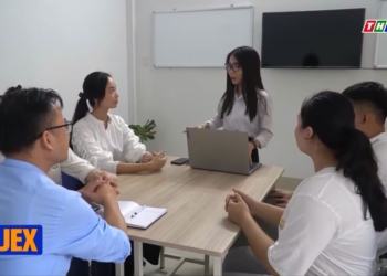 Né Chiêu “Bạo Lực Ngôn Từ”: Giáo Án Giúp Người Trẻ Và Con Trẻ Đập Tan Nỗi Sợ Bị Đánh Giá, Bật Mode Thiện Chí Đầy Bản Lĩnh