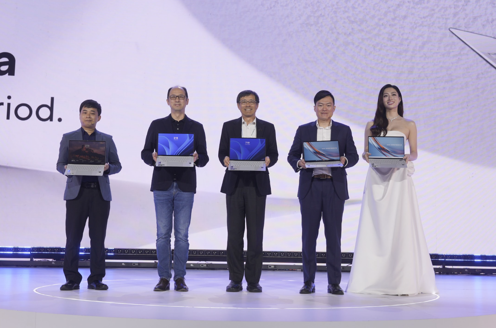 ASUS ra mắt sản phẩm đỉnh cao của phân khúc laptop doanh nghiệp: Expertbook Ultra 