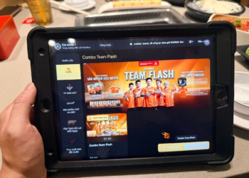 Khi “Vua Lẩu” Kết Hợp “Vương” Liên Quân: Cầm 1 Củ Càn Quét Combo Team Flash x Haidilao Vạn Hạnh Mall, Săn Sạch Merch Độc Quyền