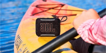 Bật Mode “Quẩy” Xuyên Màn Đêm: Siêu Loa Di Động JBL Xtreme 5 Và JBL Go 5 Chính Thức Ra Mắt Với Hệ Đèn LED Ambient Phát Sáng Cực Chất