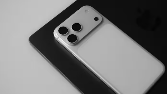 iPhone 18 Pro Max Lộ Cấu Hình Khủng: Chip 2nm A20 Pro, Tản Nhiệt Buồng Hơi Và Màn Hình 120Hz Chiến Game Ra Sao?