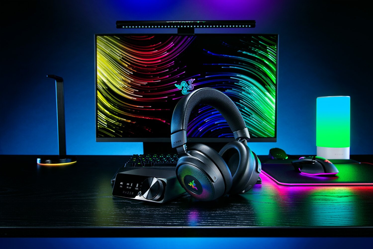 Cảm Giác Bị Trúng Đạn Chân Thực Đến Từng Rung Động Nhờ Tai Nghe Razer Kraken V4 Pro Kèm Màn Hình OLED