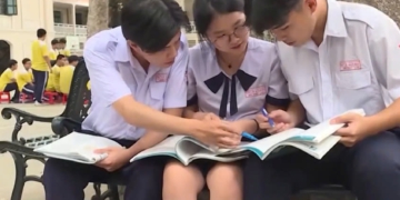 Lời Cảnh Báo tập 31-32: Vạch trần thủ đoạn mạo danh học đường lừa đảo trực tuyến và hiểm họa điếc sớm do lạm dụng tai nghe âm lượng lớn
