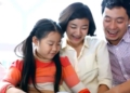 Người Trẻ Đối Mặt Hội Chứng Kiệt Quệ Số: Học Cách Chữa Lành Tinh Thần Và Làm Chủ Mạng Xã Hội