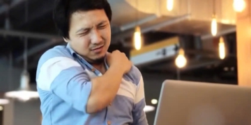 Lời Cảnh Báo: Báo Động Thoái Hóa Khớp Trẻ Hóa Ở Giới Trẻ Và Hiểm Họa Lấy Máu Xét Nghiệm Giá Rẻ