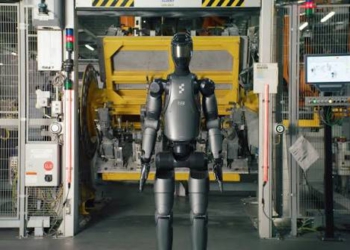 Robot hình nhân Figure 02 đi làm tại xưởng BMW với trí não AI biết tự học việc siêu đỉnh