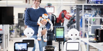 Đại học FAU nhận tài trợ 500.000 USD phát triển mô hình đào tạo AI và Robot thế hệ mới