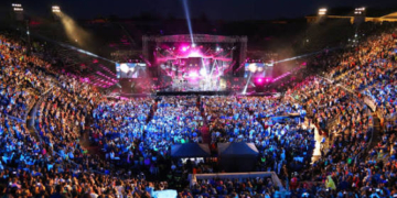 Cơn sốt Music Tourism cuối năm: Khách sạn Hà Nội kín phòng gấp 15 lần và bí kíp đu concert kết hợp càn quét phố cổ
