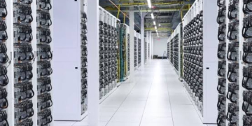 SpaceX bắt tay Apollo trong thương vụ 40 tỷ USD mở rộng hệ thống chip AI