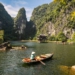 Ninh Bình tháng 10 bước vào mùa đẹp nhất với trải nghiệm chèo thuyền luồn hang Tràng An và góc check-in đỉnh rồng Hang Múa