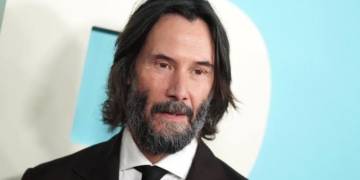 Keanu Reeves thế chỗ ngôi sao Reacher cầm trịch bom tấn Maelstrom sinh tồn nghẹt thở giữa tâm siêu bão của Netflix