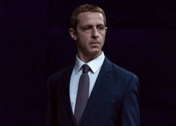 Sau 16 năm The Social Reckoning trở lại màn ảnh rộng đưa Jeremy Strong đối đầu hồ sơ đen Facebook Files khi Jesse Eisenberg từ chối tái xuất