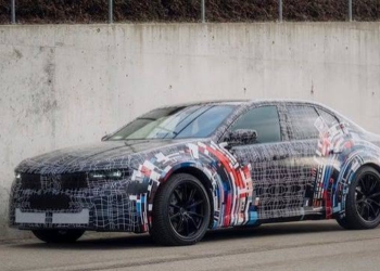 Kỷ niệm mốc 1 triệu xe BMW M tung ảnh chạy thử M3 EV sở hữu 4 mô-tơ điện gần 1.000 mã lực và công nghệ phân bổ lực kéo không độ trễ