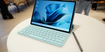 Motorola Đổ Bộ Thị Trường Tablet Việt Nam: Bắt Tay Thế Giới Di Động Mở Bán Moto Pad 70 Series Màn Hình 144Hz Và Pin Khủng 10.200 mAh